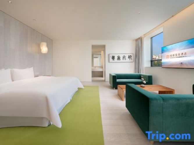 Deluxe Suite