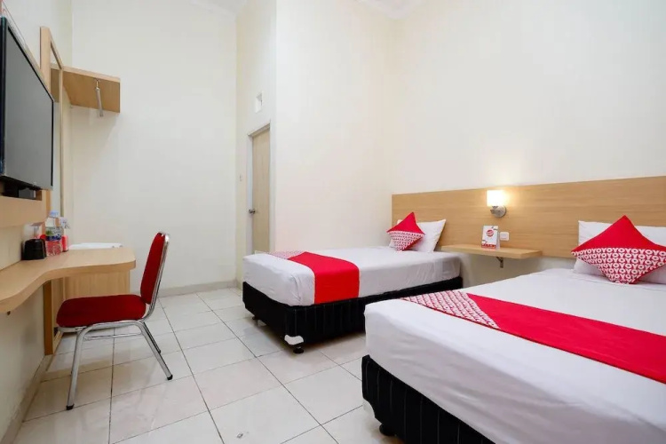 OYO 2428 Trision Hostel