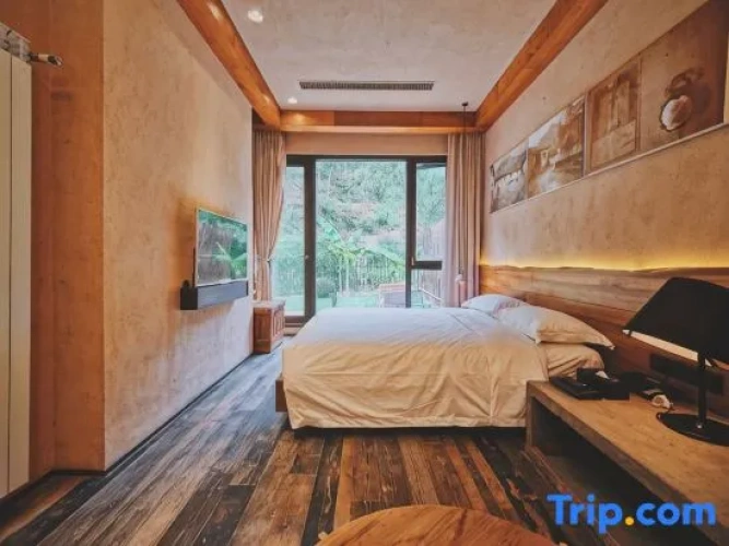 Standard Double room with courtyard view