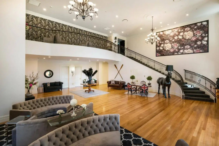 Henley Hotel