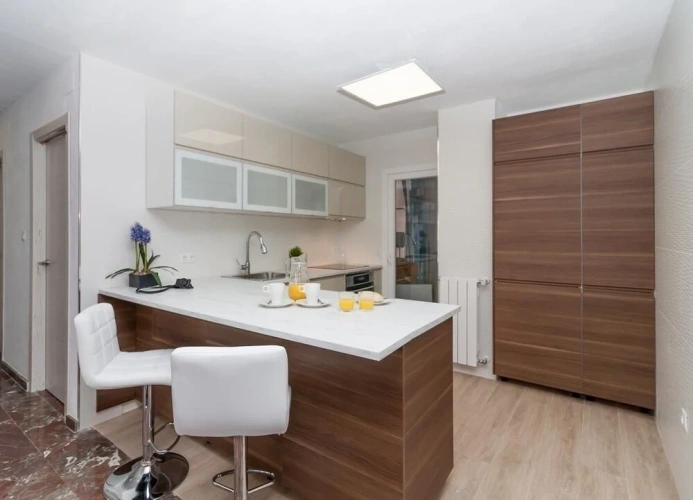 3 Bedrooms Apartment
