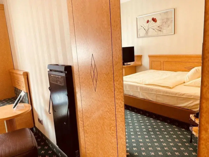 Eden Hotel