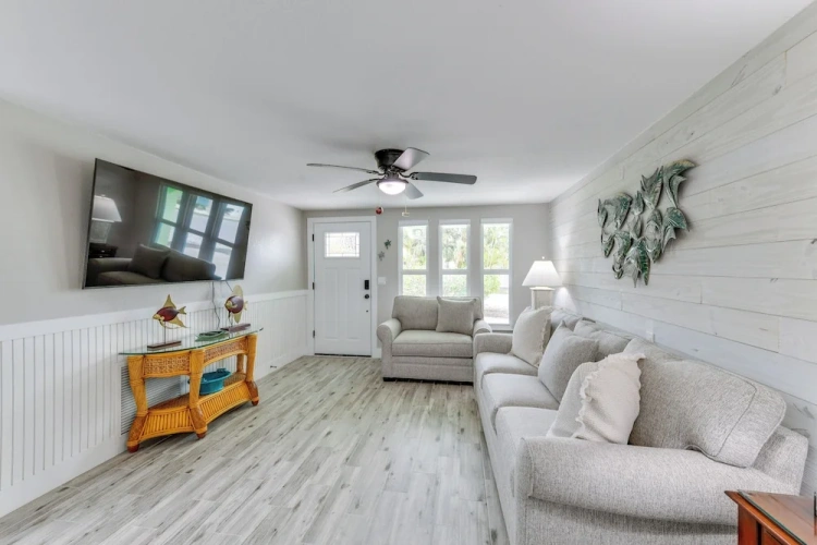 2 Bedrooms Apartment