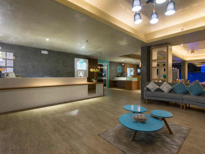 Twin Tides Resort