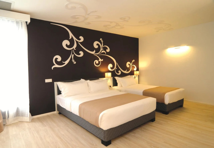 Kings Green HotelOver view