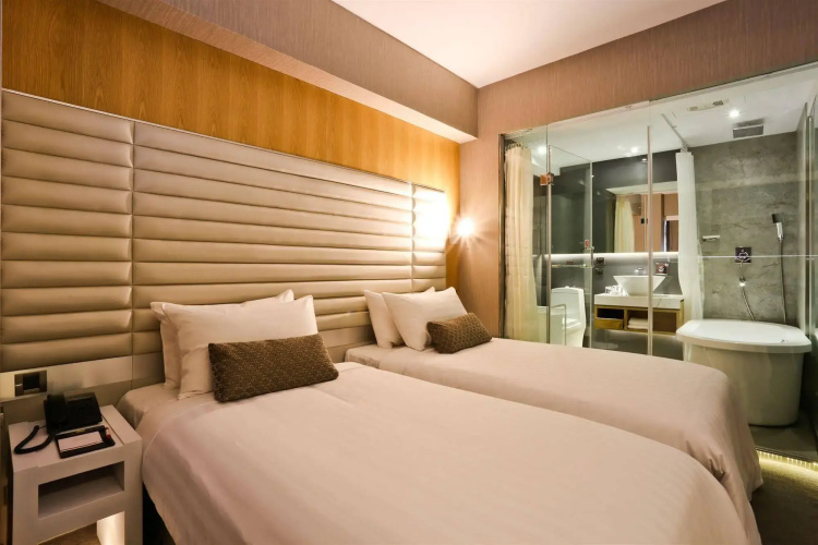 Newful Hotel