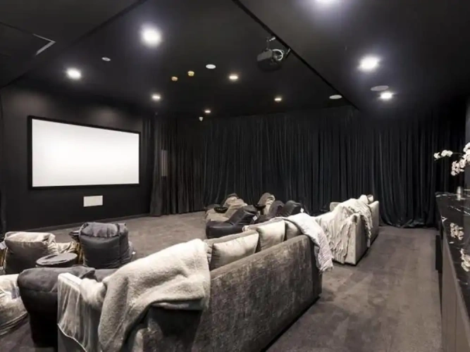 2 Bedrooms Sextuple Apartment
