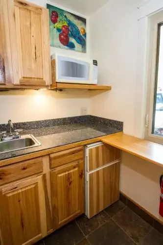 Eagle Peak Guesthouse