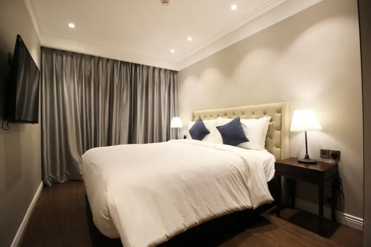 Neo Classic Condo