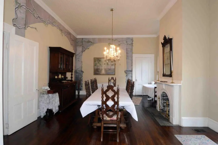 1872 Denham Inn