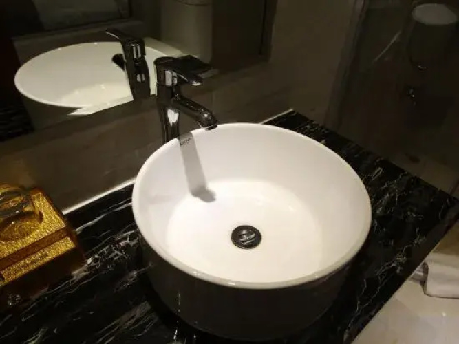 Baihua Holiday Hotel