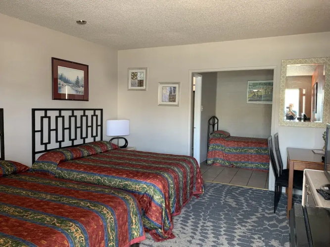 Motel 8 Plus