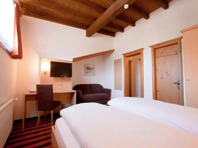 Madrisa Lodge