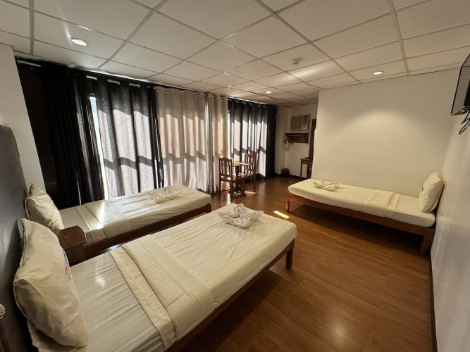 Standard Triple room