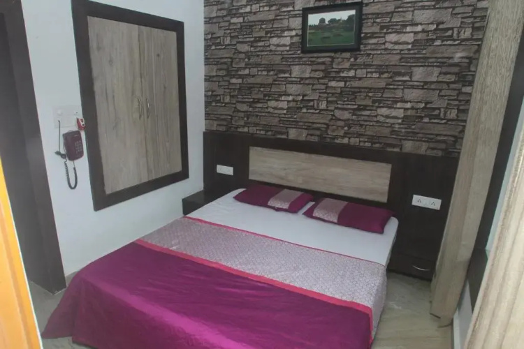 Alakhnanda Guest House