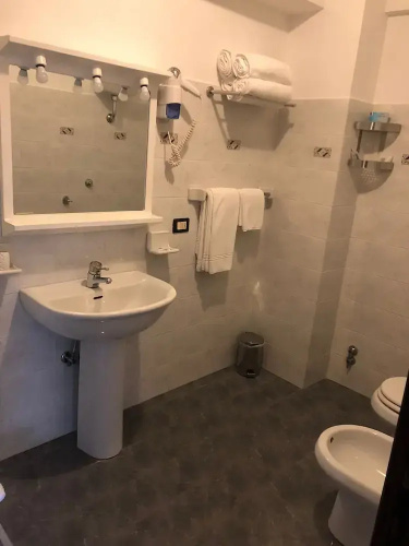 Hotel Bucaneve