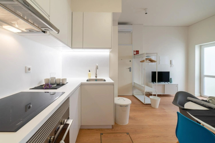 Monsanto Hill House - NO. 565 -1 E