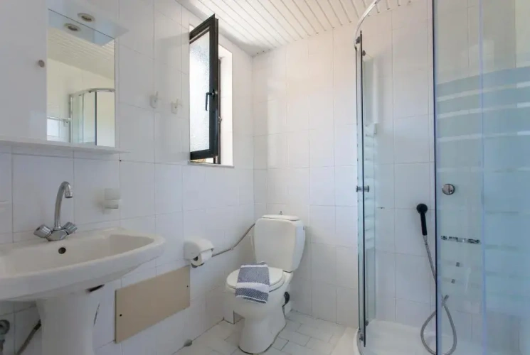 Standard Twin room with sea view