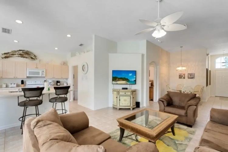 4 Bedrooms Villa