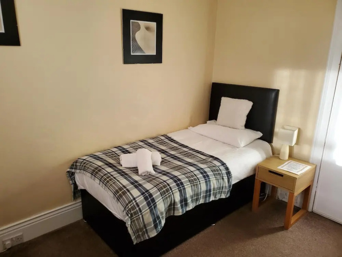 The Queens Arms Hotel