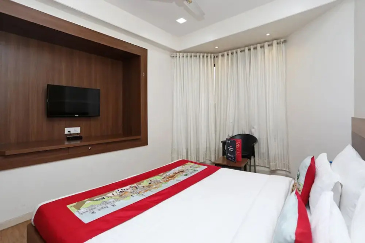 OYO 10672 Hotel Riviera