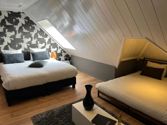 Standard Quadruple room with garden view