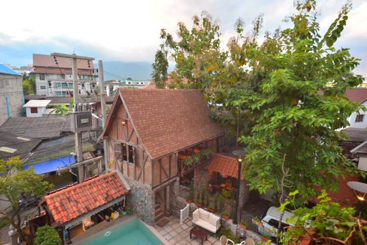 Le Charcoa HotelOver view