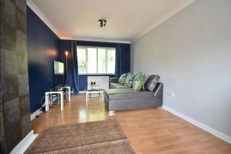 3-Bedroom Comfy Home in Solihull