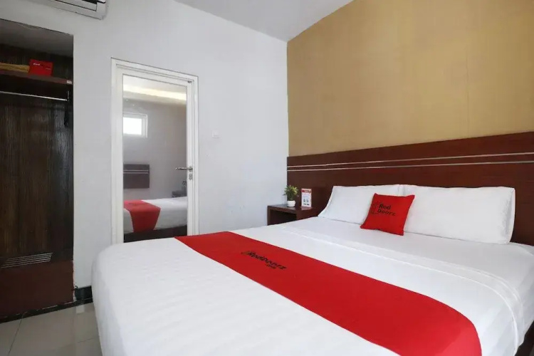 RedDoorz Plus @ Cakranegara