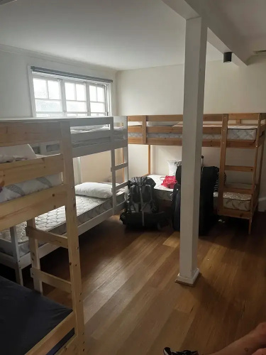 The Palm Hamilton Backpackers