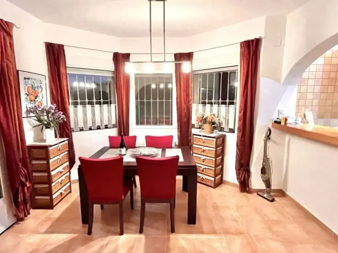 Villa Miraflores Comfortable Holiday Residence