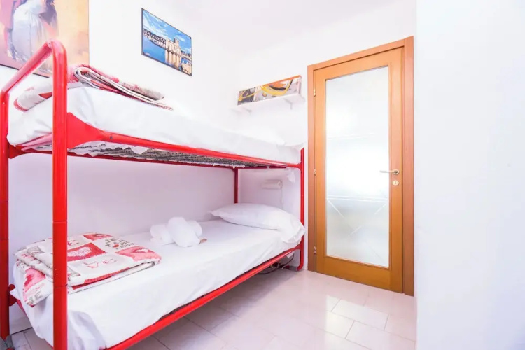 Bright Flat with Terrace near the Beach