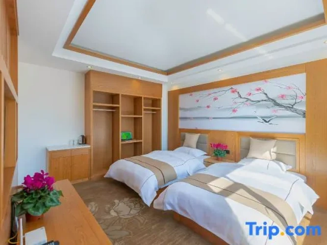 Deluxe Twin Suite