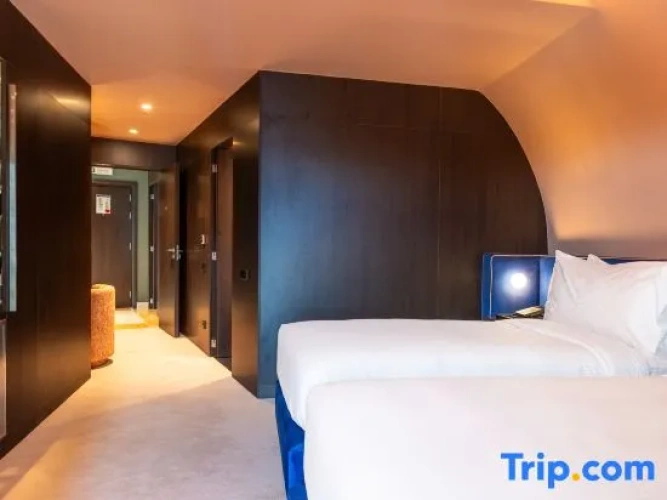 2 Bedrooms Double Suite