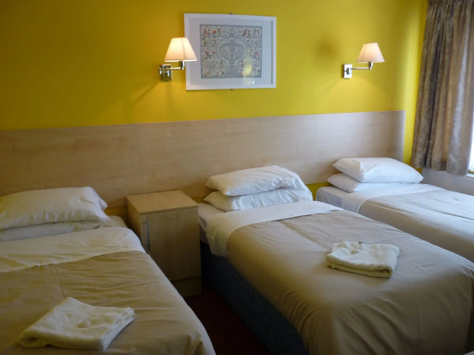 Acton Town Hotel