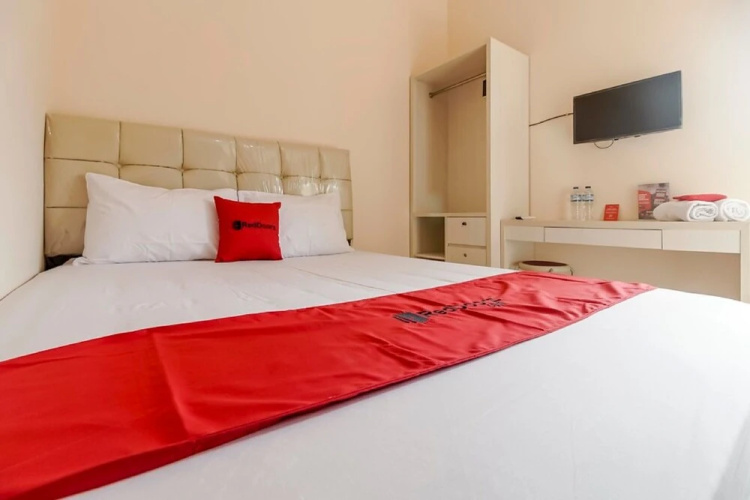 Fabel Homestay by RedDoorz