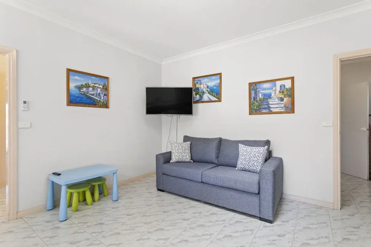 Fingal Street, 10