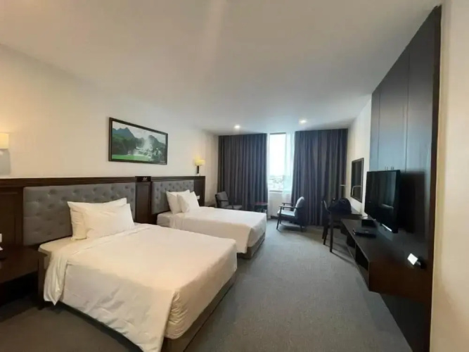 Peace Hotel Ha Long