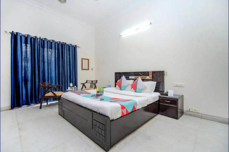 Hotel Ashray Noida