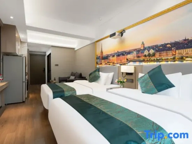Standard Twin room with lake view