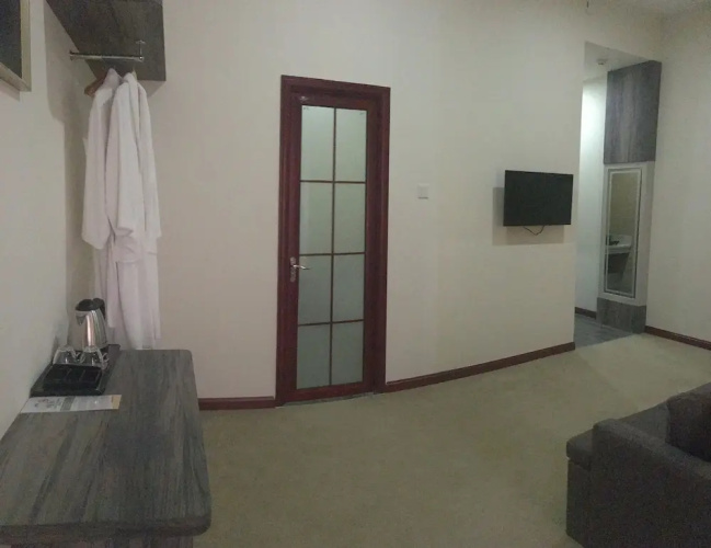 Green Rose Hotel