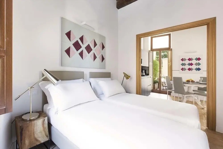 Rome Accommodation - Margana I