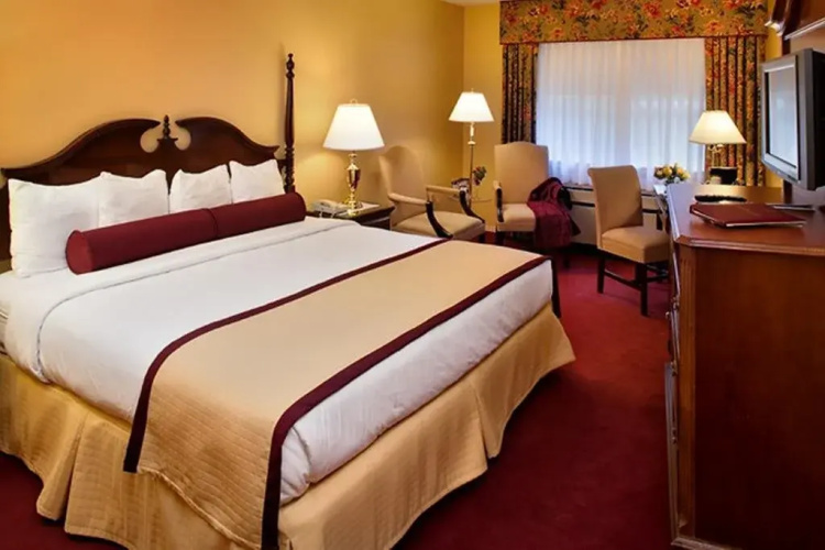 The White Mountain Hotel & Resort