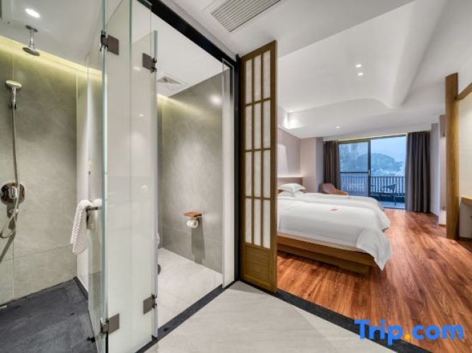 Standard Twin room with river view