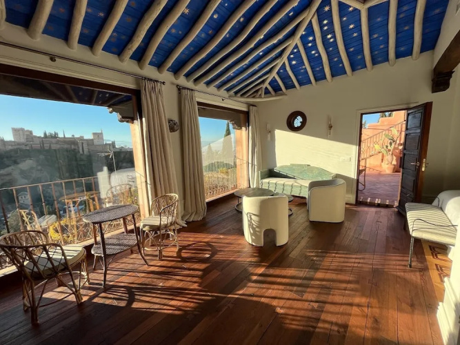 La Casa Juan Ranas