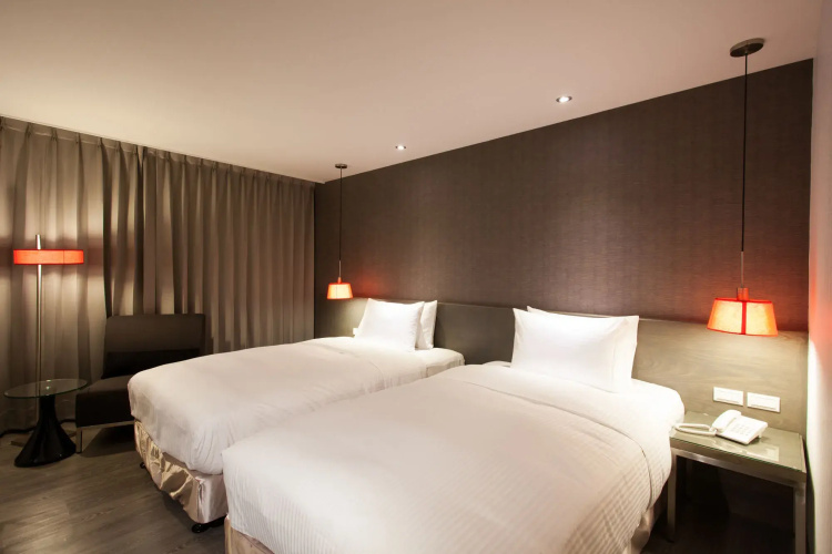 CHECK inn SELECT Hualien LinSen