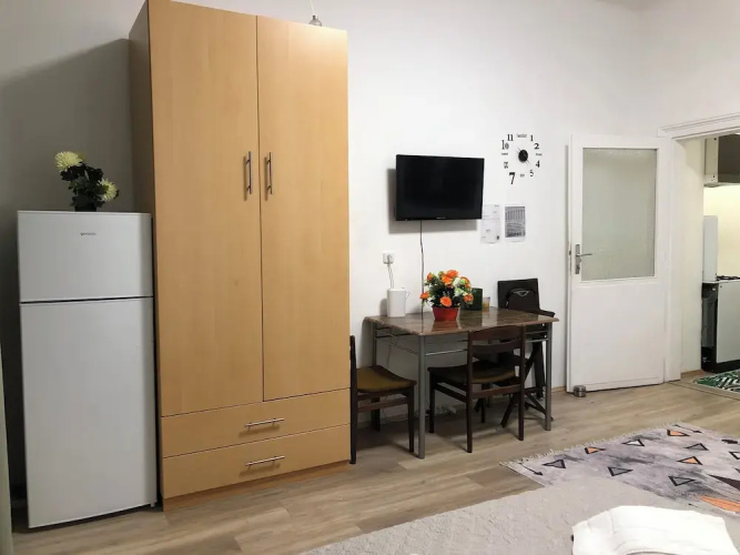 Charming 1BR Apt With Garden Danube