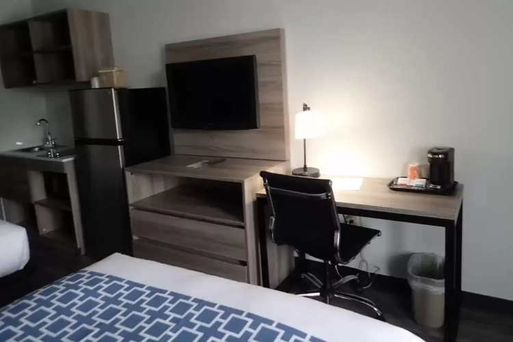 Suburban Studios Tysons Corner