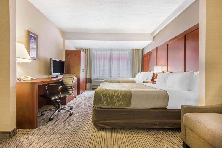 Holiday Inn Express & Suites