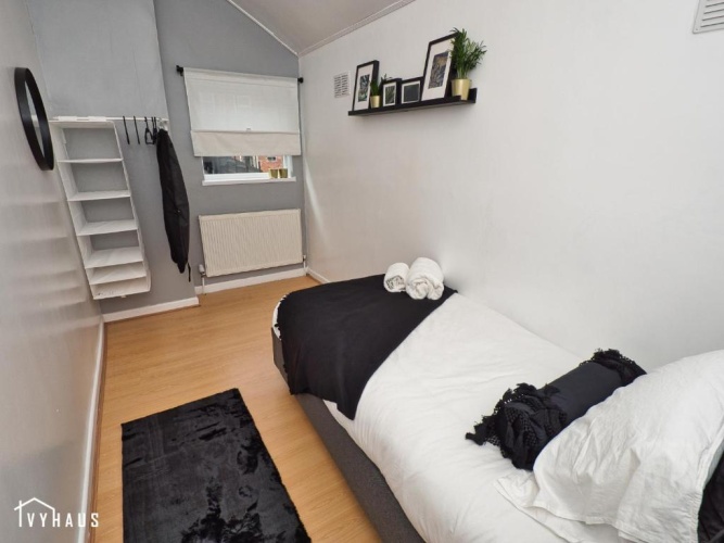 3 Bedrooms Cottage